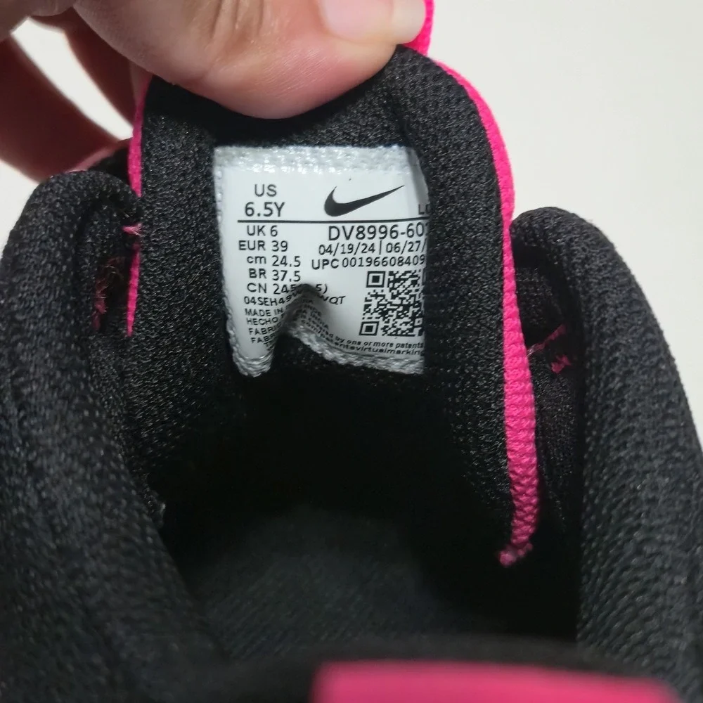 Nike Team Hustle D 11 Fierce Pink Kids Basketball Shoes Size 6.5Y DV8996-601 NEW